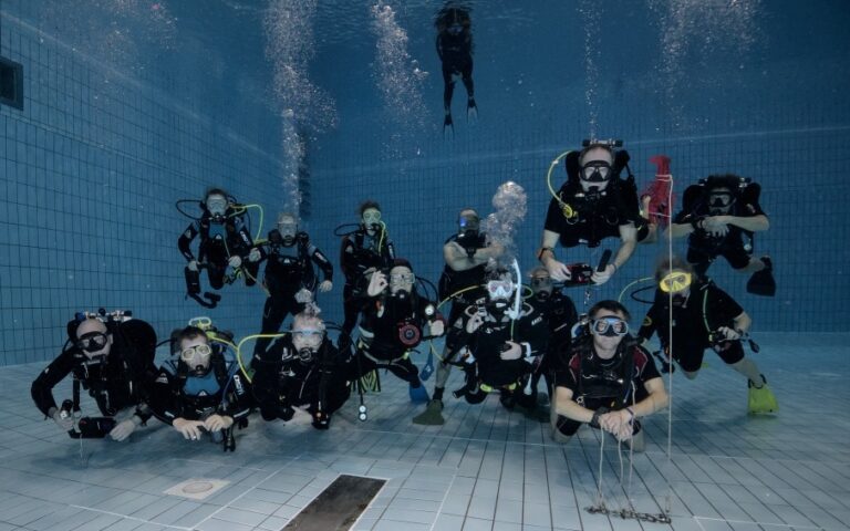 Gruppenbild Unterwasser